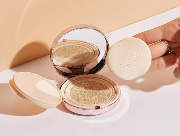 Các bước makeup đơn giản cho da dầu đánh kem nền phấn nước