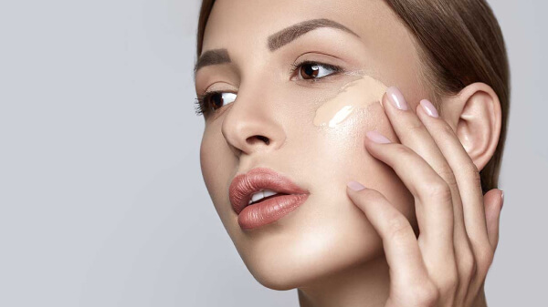 Các bước makeup đơn giản cho da dầu dùng kem lót