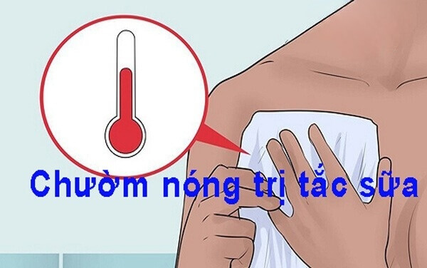 Cách chữa tắc tia sữa tại nhà Chườm nóng bằng khăn xô