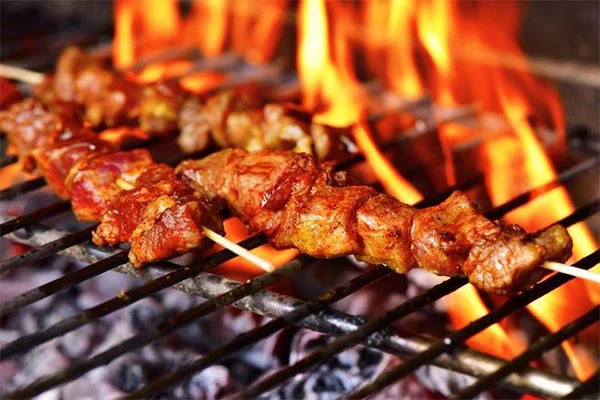 Cách ướp thịt nướng theo kiểu BBQ thực hiện