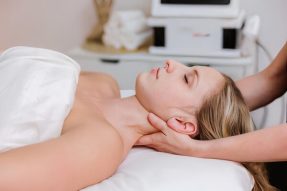 Cách massage cổ vai gáy thư giãn, thoải mái và hiệu quả